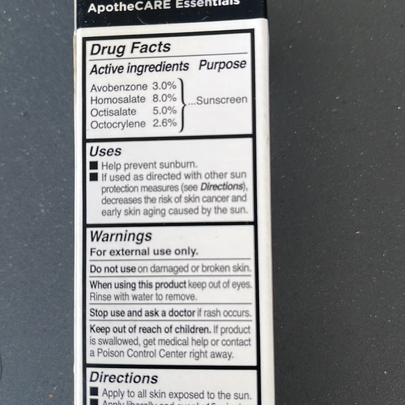 New Apothecare Esssentials Phytodefend Hydrating Day Face Lotion 1.8 Oz - Picture 2 of 2